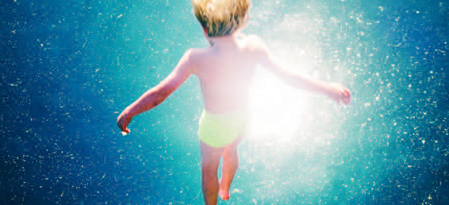 Front page: Nordic Helath 2030. Picturing are child jumping down in the water.